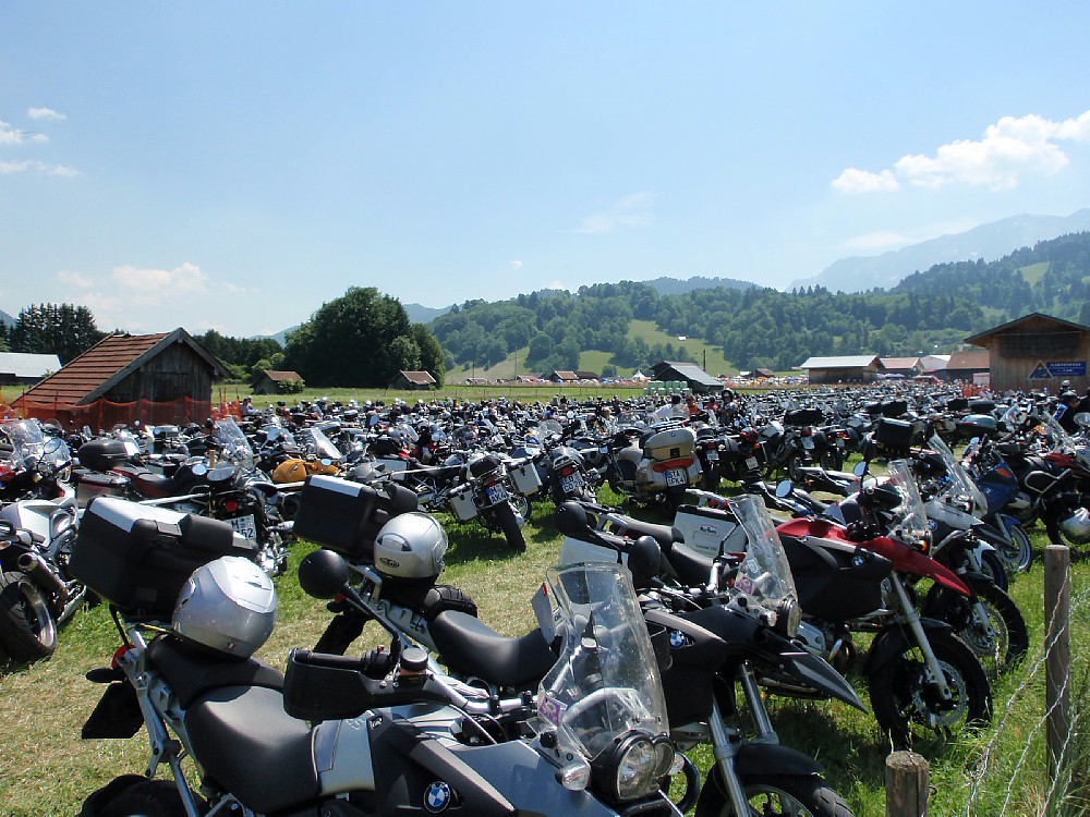 Bikes parked at Garmisch 3.7.10.JPG